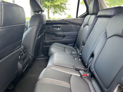 Certified 2025 Honda Pilot EX-L image 26