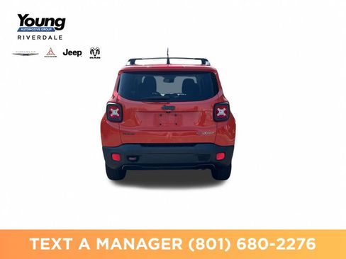 Used 2017 Jeep Renegade Trailhawk w/ Popular Equipment Group AWD/4WD image 4