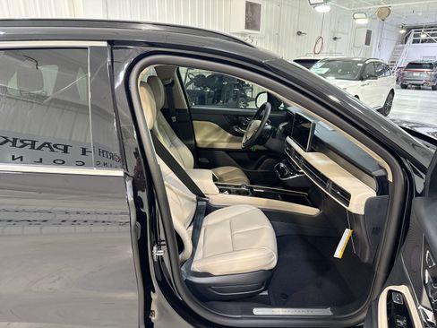 New 2026 Lincoln Corsair Premiere image 28