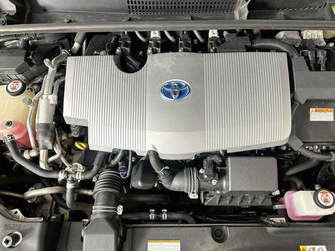 Used 2017 Toyota Prius Prime Plus w/ Carpet Mat Package FWD image 31
