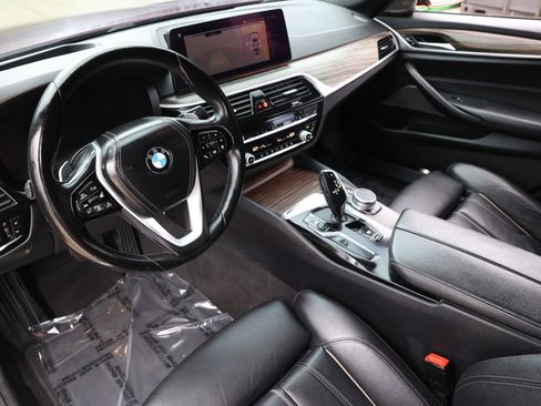 Used 2021 BMW 540i w/ Premium Package RWD image 6