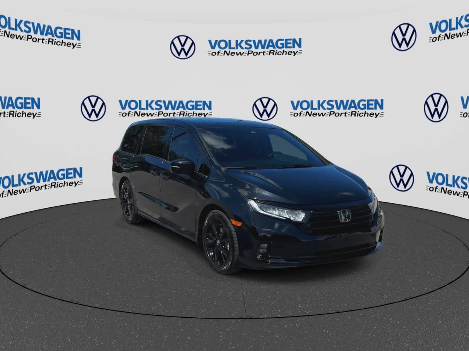 Used 2023 Honda Odyssey Sport image 2