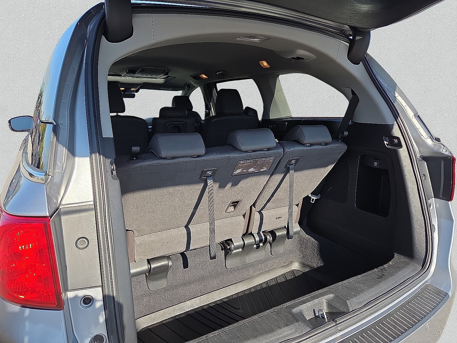Used 2019 Honda Odyssey Elite image 9