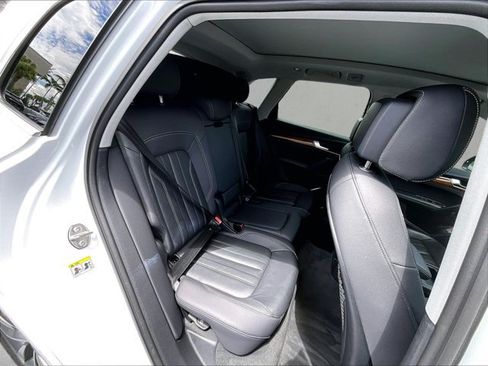 Used 2022 Audi Q5 2.0T Premium Plus w/ Premium Plus Package AWD/4WD image 29