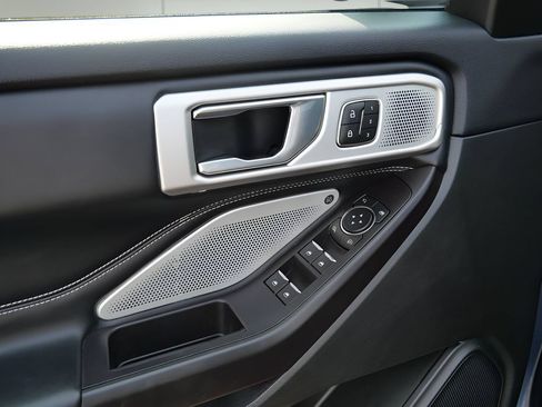 Used 2020 Ford Explorer ST w/ Premium Technology Package AWD/4WD image 16