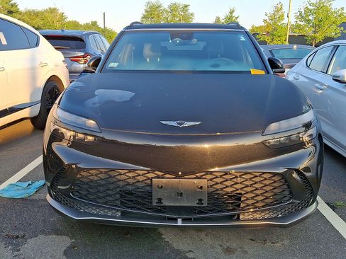 Certified 2023 Genesis GV60 Performance AWD/4WD image 3