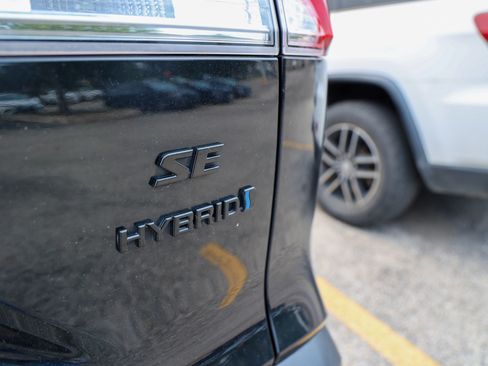 Used 2023 Toyota Corolla Cross AWD Hybrid image 11