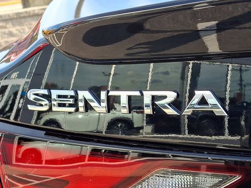Certified 2025 Nissan Sentra SR w/ SR Premium Package FWD image 31