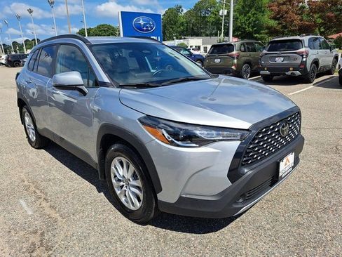 Used 2024 Toyota Corolla Cross LE w/ Moonroof Package AWD/4WD image 8