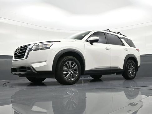 Used 2022 Nissan Pathfinder SV image 24
