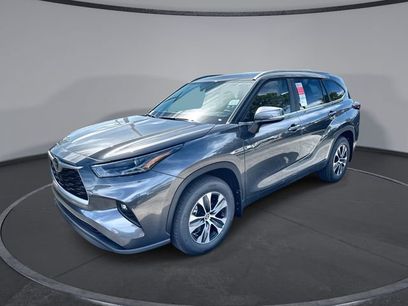 New 2025 Toyota Highlander XLE