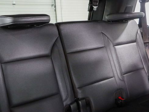 Used 2022 Chevrolet Tahoe Z71 w/ Z71 Off-Road Package image 33