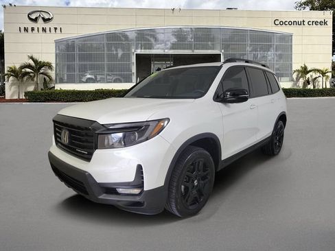 Used 2024 Honda Passport Black Edition image 2
