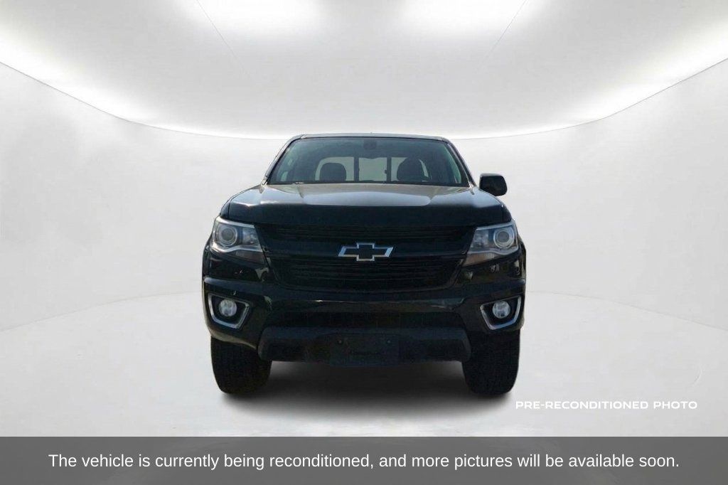 Used 2019 Chevrolet Colorado Z71 w/ Z71 Midnight Edition AWD/4WD image 2