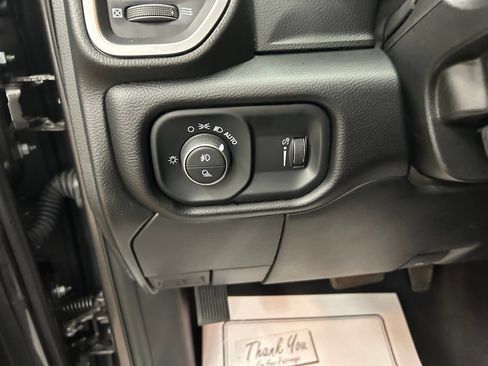 Certified 2025 RAM 2500 Big Horn AWD/4WD image 18