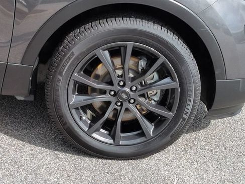 Used 2017 Ford Explorer XLT w/ Equipment Group 202A FWD image 11