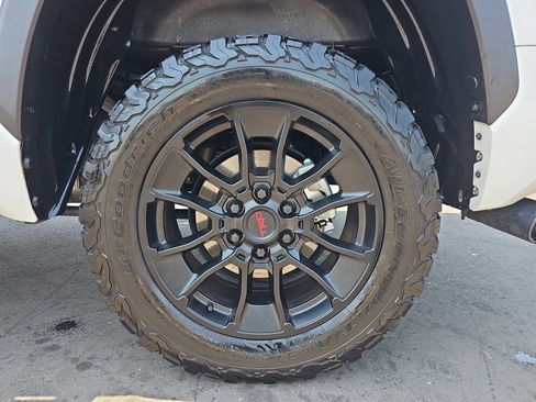 Used 2024 Toyota Tundra SR5 w/ SR5 Premium Package AWD/4WD image 32