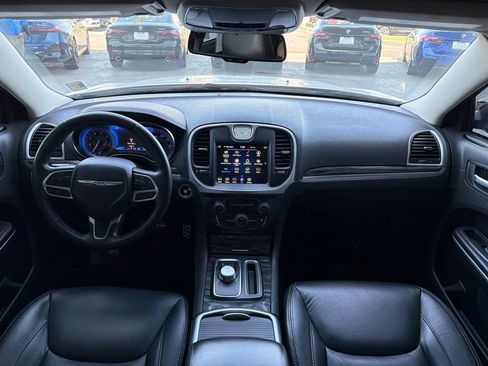 Used 2020 Chrysler 300 Touring w/ Sport Appearance Package RWD image 12