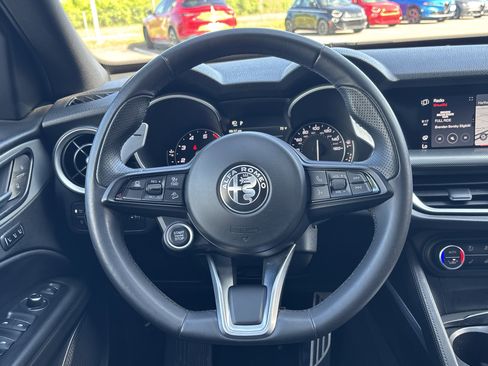Used 2022 Alfa Romeo Stelvio Veloce AWD/4WD image 2