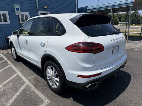 Used 2016 Porsche Cayenne AWD/4WD image 8