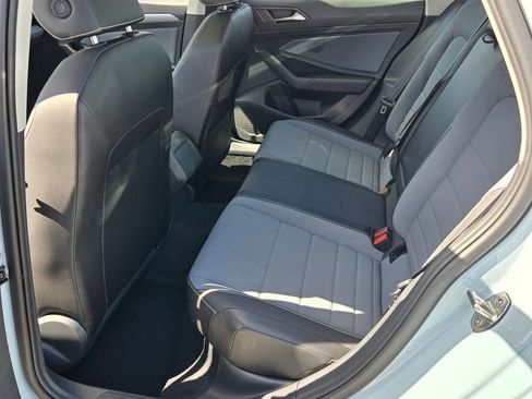 Certified 2025 Volkswagen Jetta SE w/ Sunroof Package image 11