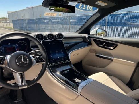 Used 2023 Mercedes-Benz GLC 300 image 17