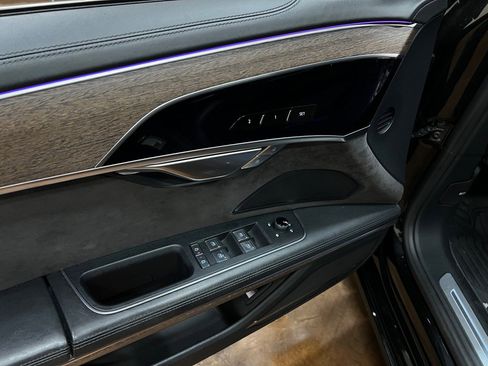 Used 2019 Audi A8 L 4.0T image 29