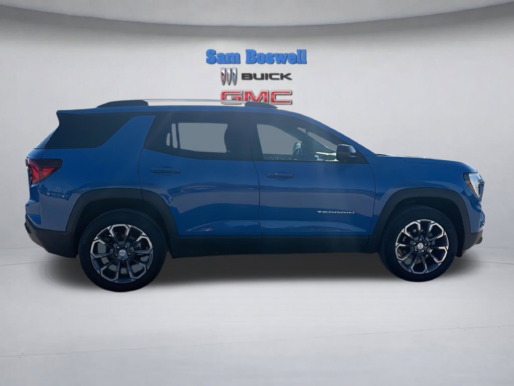 Used 2026 GMC Terrain Elevation w/ Elevation Premium Package FWD image 11