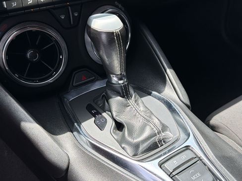 Used 2022 Chevrolet Camaro LT RWD image 17