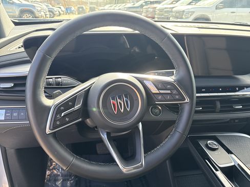 Used 2025 Buick Enclave Preferred image 18