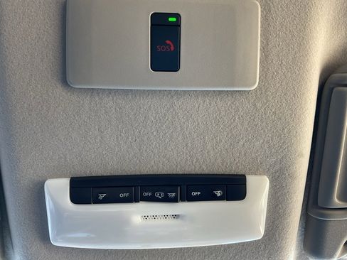 New 2025 Nissan Versa SR image 25