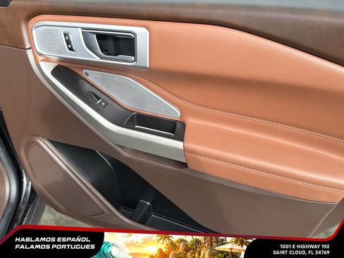 Used 2023 Ford Explorer King Ranch w/ Technology Package RWD image 31