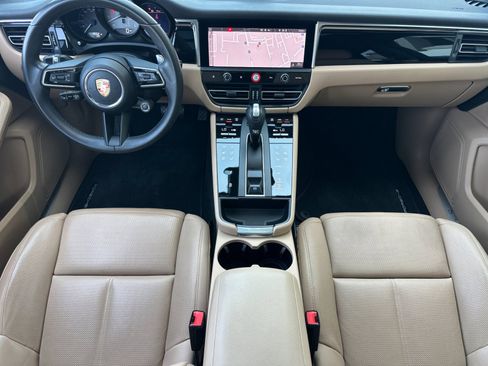 Used 2023 Porsche Macan S AWD/4WD image 6