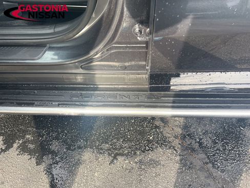 Used 2022 Kia Sorento EX image 35