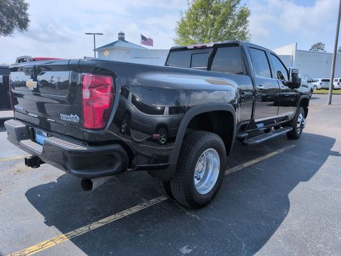 Used 2024 Chevrolet Silverado 3500 High Country w/ High Country Premium Package image 3