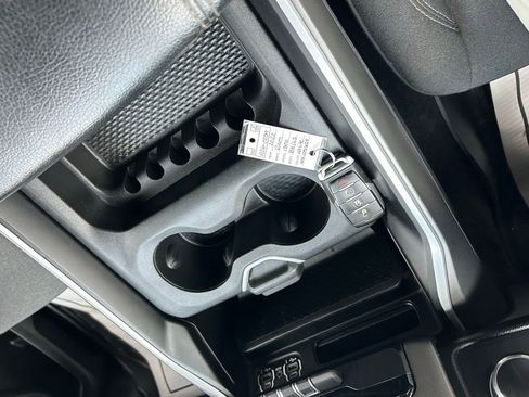 Used 2022 RAM 1500 Big Horn AWD/4WD image 33