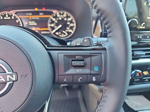 New 2025 Nissan Pathfinder SL image 19