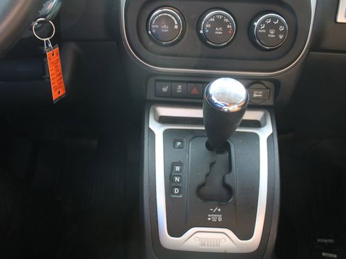 Used 2015 Jeep Compass Limited w/ Sun/Sound Group image 32