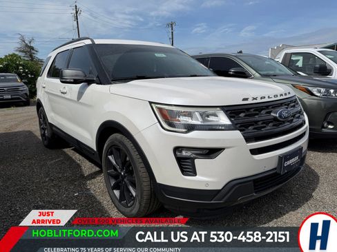 Used 2018 Ford Explorer XLT w/ Equipment Group 202A FWD image 1