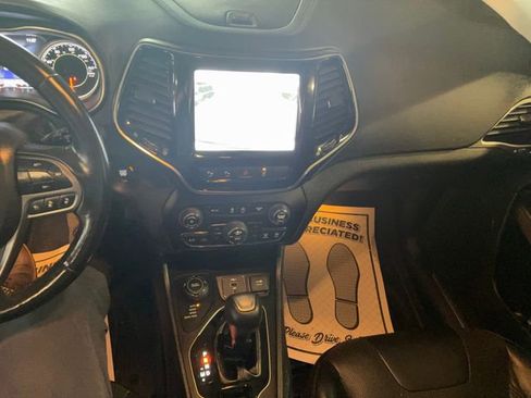 Used 2021 Jeep Cherokee Limited w/ Mopar Interior Package image 14