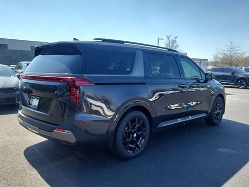 New 2026 Kia Carnival SX Prestige FWD image 4