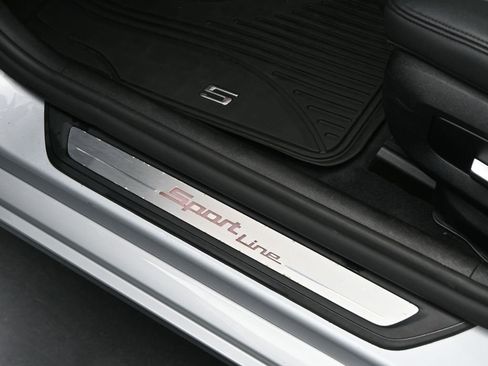 Used 2019 BMW 530i xDrive w/ Convenience Package image 13