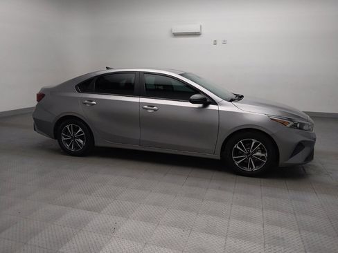 Used 2023 Kia Forte LXS w/ LXS Technology Package image 11