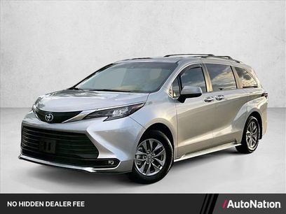 Used 2025 Toyota Sienna XLE