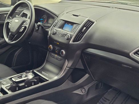 Used 2019 Ford Edge SE image 7