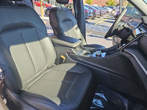 New 2025 Jeep Grand Cherokee L Limited w/ Trailer Tow Package image 10