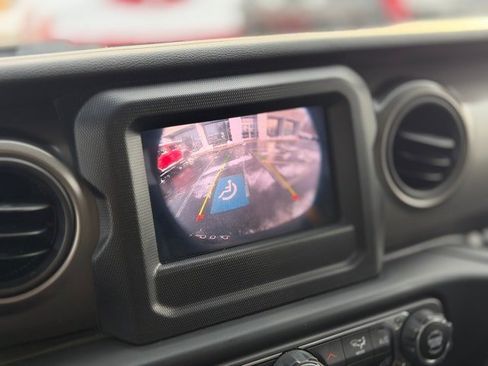 Used 2021 Jeep Wrangler Unlimited Sport image 18