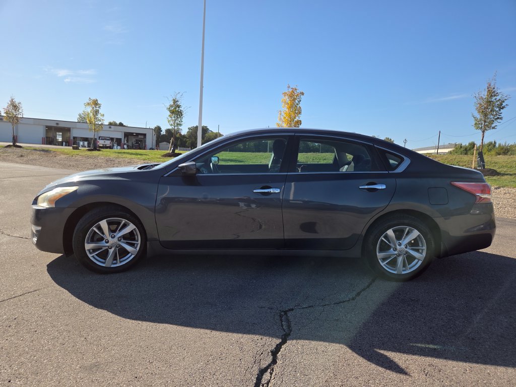 Used 2013 Nissan Altima 2.5 SV FWD image 18