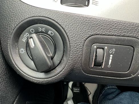 Used 2017 Dodge Journey SE image 23