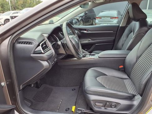 Used 2023 Toyota Camry SE FWD image 10